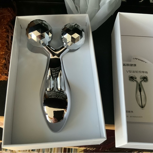 Landwind V-shape Roller Massager - Picture 3 of 5